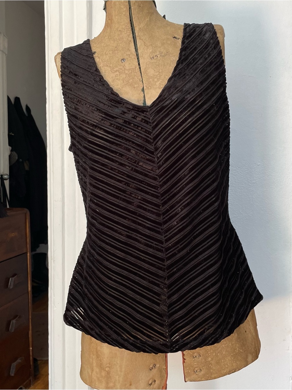 Sleeveless Black V-Neck Textured Women's Top